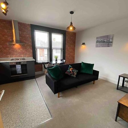 1 Bed Flat With Parking Near Town Centre Apartment Emsworth Exterior photo
